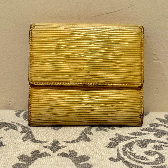 Louis Vuitton Yellow Epi Wallet - Picture 2 of 9